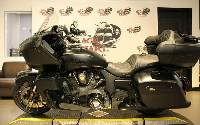 2023 Indian PURSUIT DARK HORSE PREM , BLACK SMOKE, 49ST