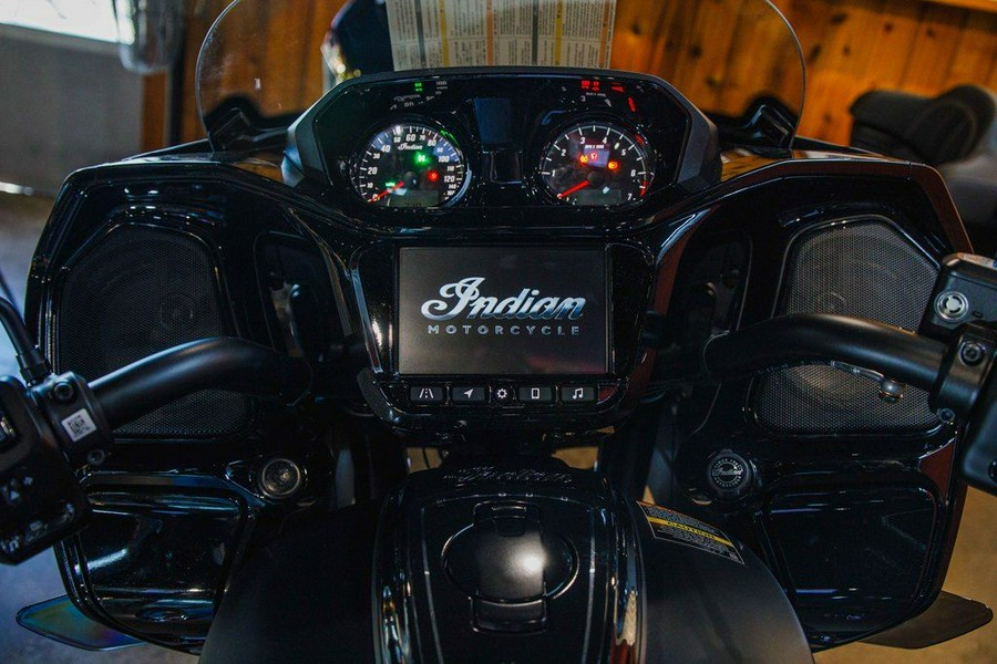 2024 Indian Motorcycle® Challenger® Dark Horse® Black Smoke