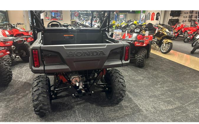 2026 Pioneer 700 Deluxe - Honda