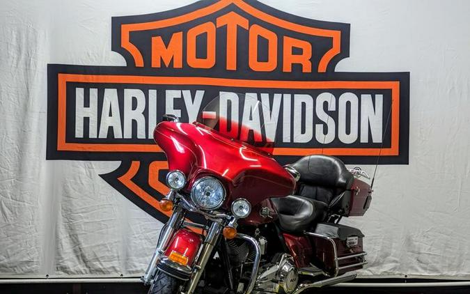 2012 Harley-Davidson® FLHTCU103