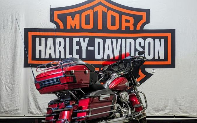 2012 Harley-Davidson® FLHTCU103