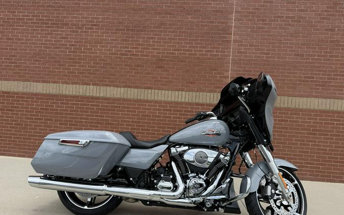 2026 Harley-Davidson® Street Glide® Dark Billiard Gray