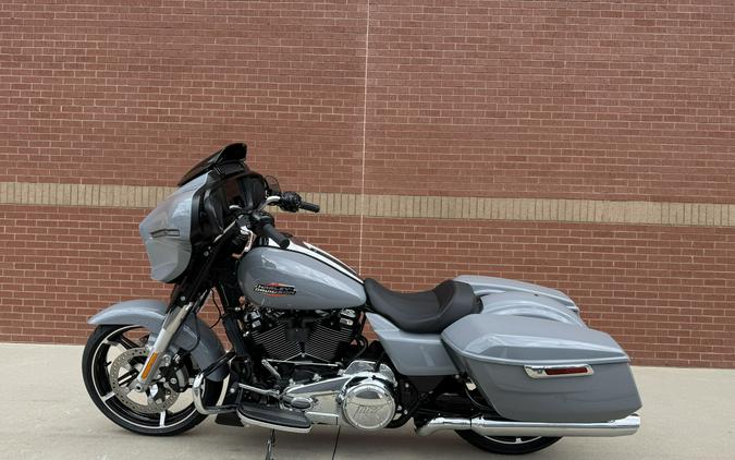 2026 Harley-Davidson® Street Glide® Dark Billiard Gray