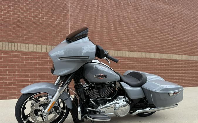 2026 Harley-Davidson® Street Glide® Dark Billiard Gray
