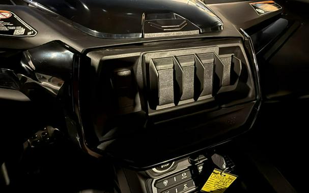 2025 Can-Am® Maverick R Max 999T DCT