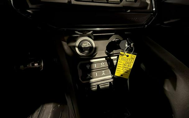 2025 Can-Am® Maverick R Max 999T DCT