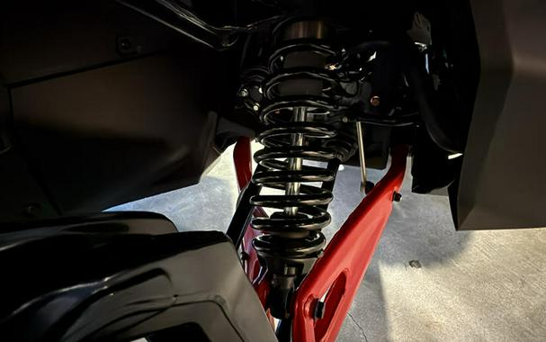 2025 Can-Am® Maverick R Max 999T DCT