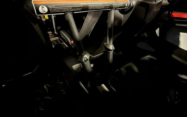 2025 Can-Am® Maverick R Max 999T DCT