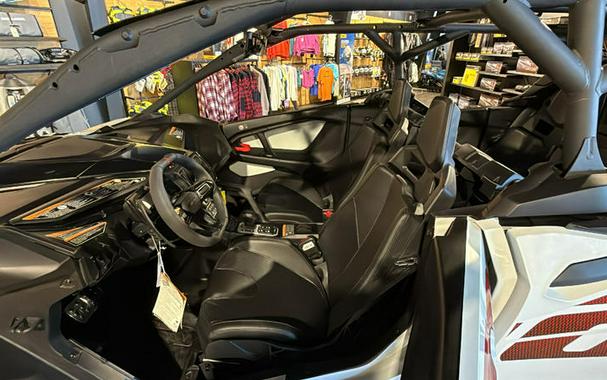 2025 Can-Am® Maverick R Max 999T DCT