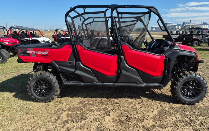 2025 Honda Pioneer 1000-6 Crew Deluxe