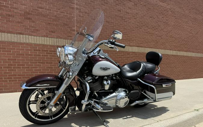 2021 Harley-Davidson® Road King® Midnight Crimson & Stone Washed White Pearl