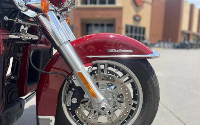 2021 Harley-Davidson® FLHTCUTG Tri Glide® Ultra Billiard Red 856209