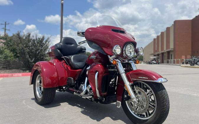 2021 Harley-Davidson® FLHTCUTG Tri Glide® Ultra Billiard Red 856209