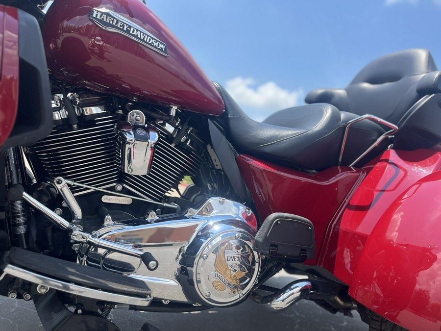 2021 Harley-Davidson® FLHTCUTG Tri Glide® Ultra Billiard Red 856209