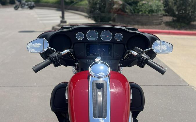 2021 Harley-Davidson® FLHTCUTG Tri Glide® Ultra Billiard Red 856209