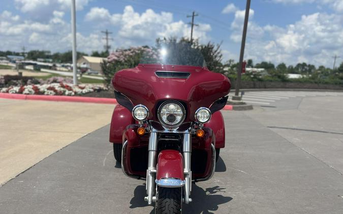 2021 Harley-Davidson® FLHTCUTG Tri Glide® Ultra Billiard Red 856209