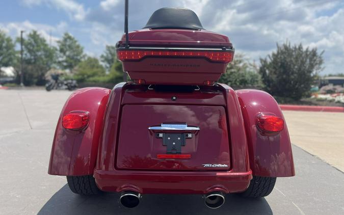 2021 Harley-Davidson® FLHTCUTG Tri Glide® Ultra Billiard Red 856209