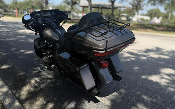 2023 Harley-Davidson® Ultra Limited Gray Haze - Black Finish