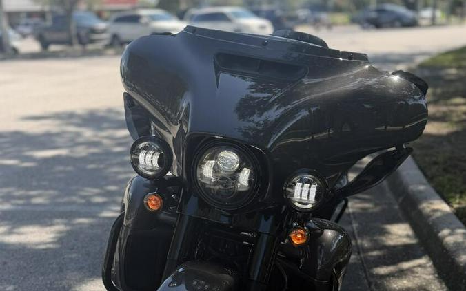 2023 Harley-Davidson® Ultra Limited Gray Haze - Black Finish