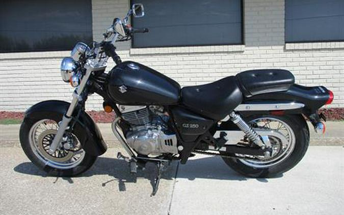 2005 Suzuki GZ250