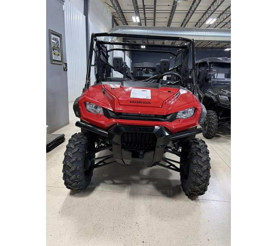 2025 Honda® Pioneer 1000-6 Deluxe Crew