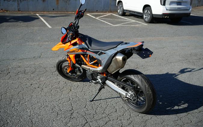 2022 KTM SMC 690 R
