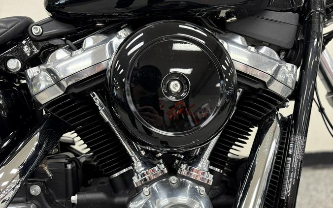 2024 Harley-Davidson® Softail® Standard Vivid Black - UO2724