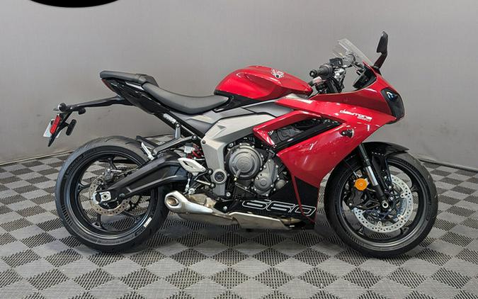 2025 Triumph Daytona 660 Carnival RedSapphire Black