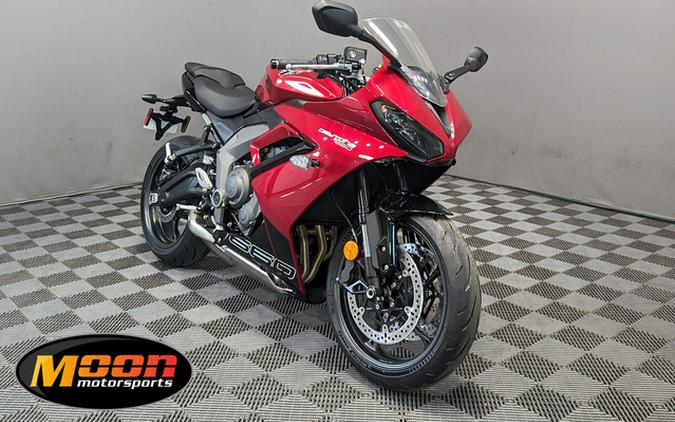 2025 Triumph Daytona 660 Carnival RedSapphire Black