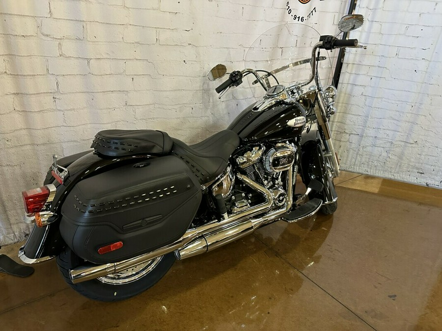 2024 Harley-Davidson Heritage Classic FLHCS Vivid Black