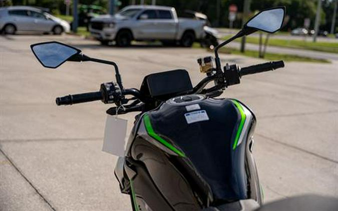 2025 Kawasaki Z900 SE ABS