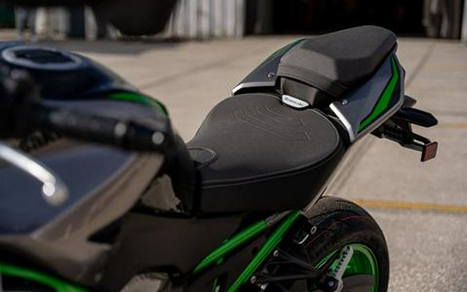 2025 Kawasaki Z900 SE ABS