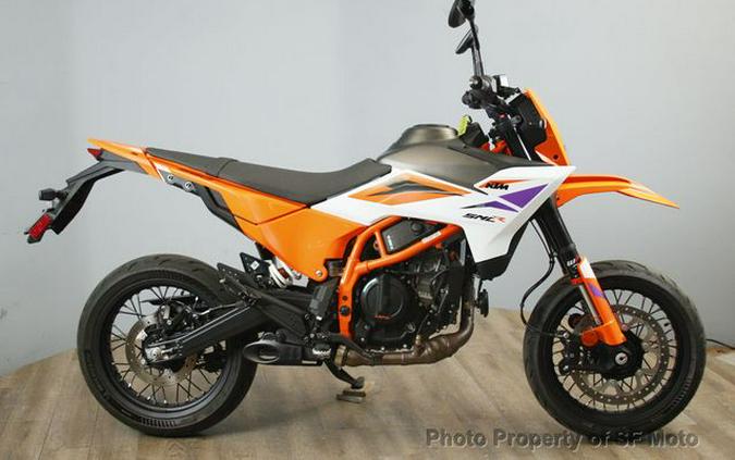 2025 KTM 390 SMC R