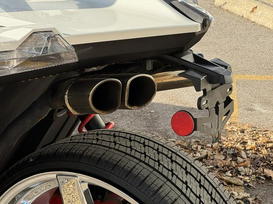 2016 Polaris® Slingshot SL LE White Pearl