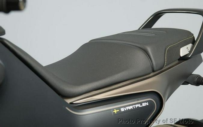 2023 Husqvarna SVARTPILEN 401