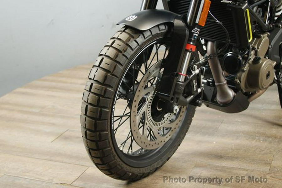 2023 Husqvarna SVARTPILEN 401