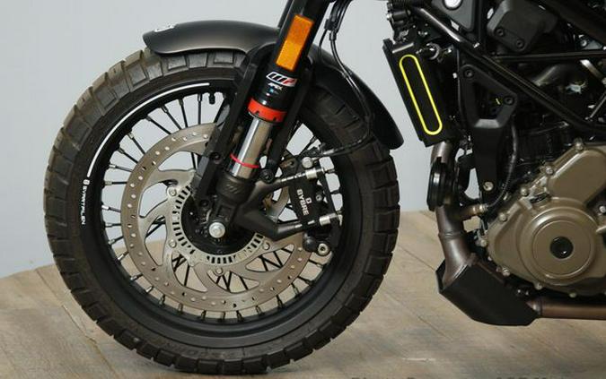 2023 Husqvarna SVARTPILEN 401