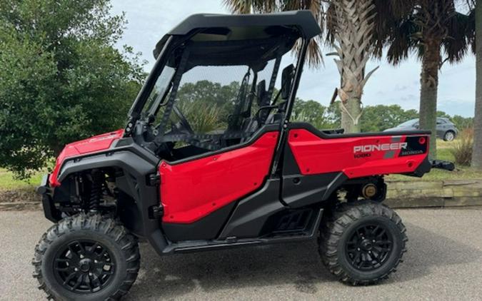 2023 Honda Pioneer 1000 Deluxe