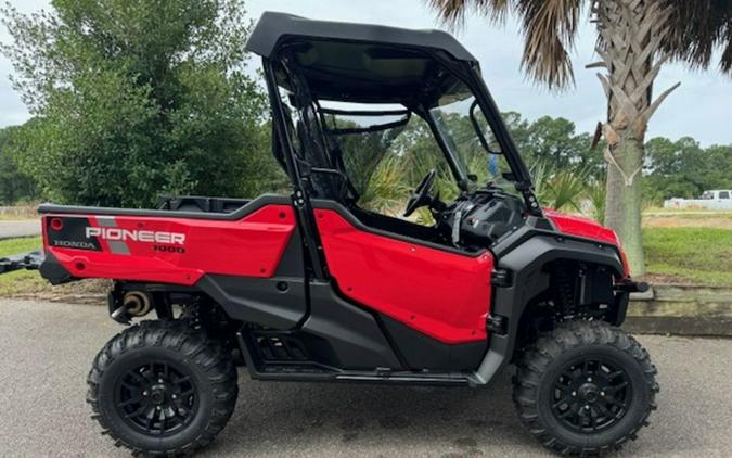 2023 Honda Pioneer 1000 Deluxe