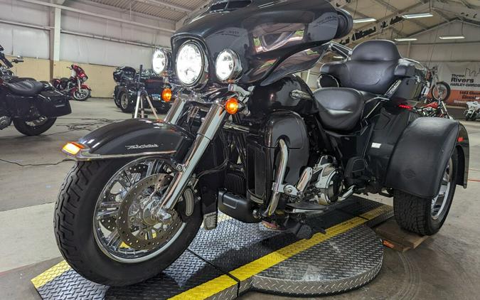 2018 Harley-Davidson Tri Glide Ultra Black Tempest