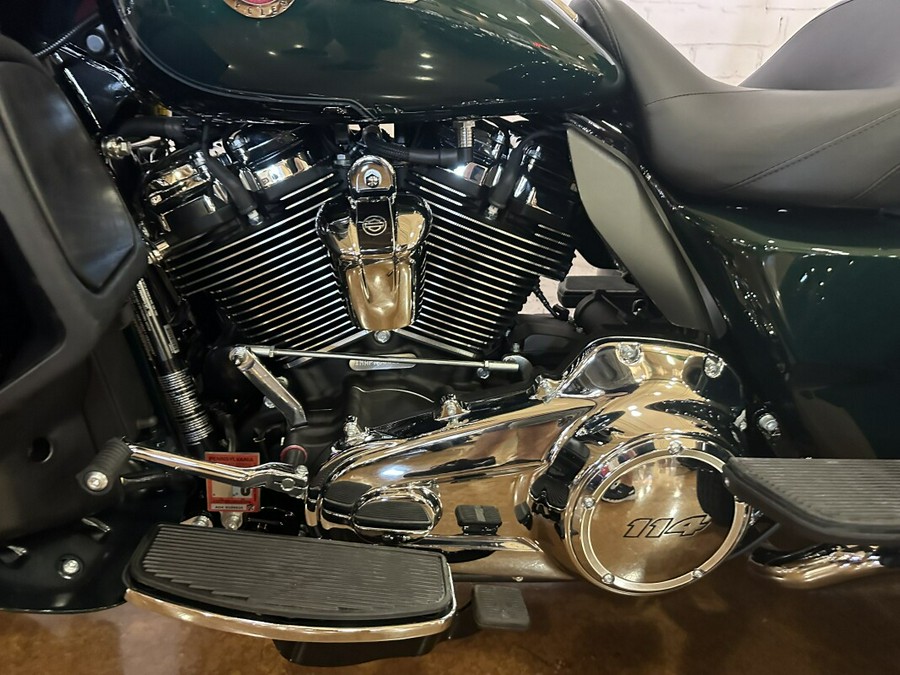 2024 Harley-Davidson Tri Glide Ultra FLHTCUTG Alpine Green / Vivid Black