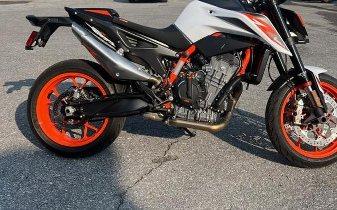 2021 KTM 890 DUKE R