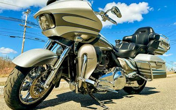 2016 Harley-Davidson CVO™ Road Glide™ Ultra