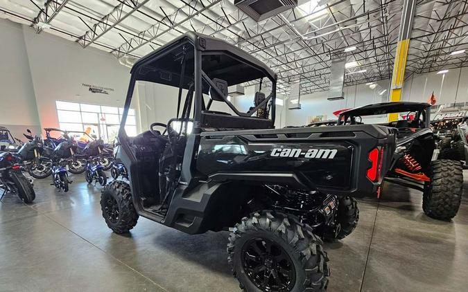 2024 Can-Am® Defender XT HD10