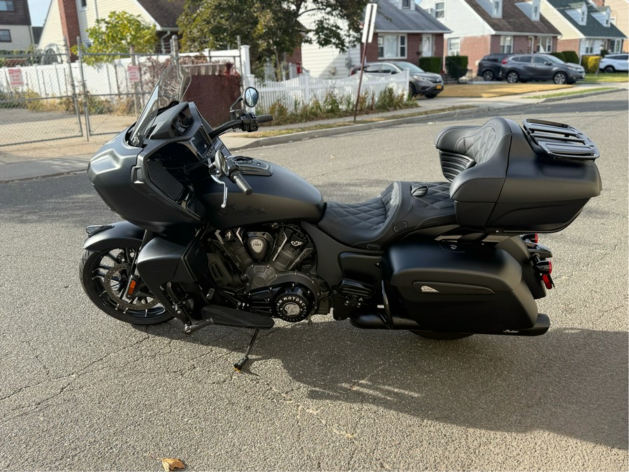 2023 Indian Pursuit® Dark Horse® with Premium Package