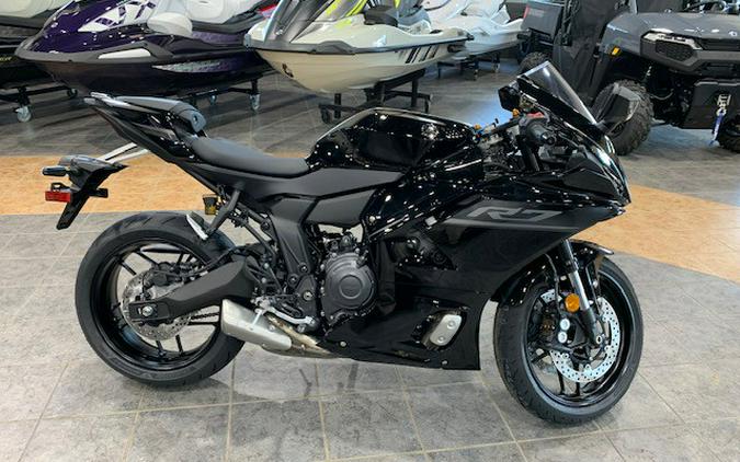 2026 Yamaha YZF-R7 - Raven