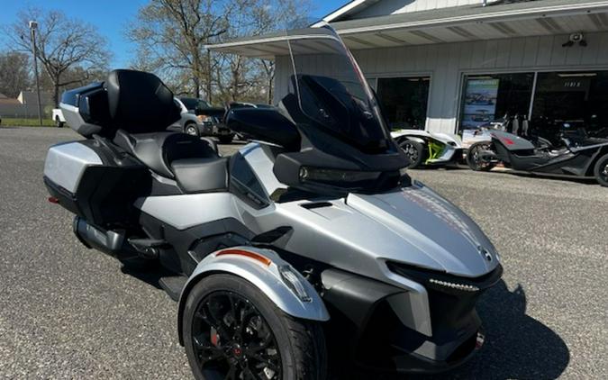 2023 Can-Am® Spyder RT Limited Dark Wheels