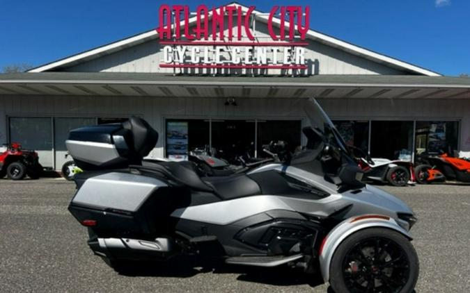 2023 Can-Am® Spyder RT Limited Dark Wheels