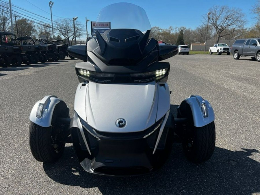 2023 Can-Am® Spyder RT Limited Dark Wheels