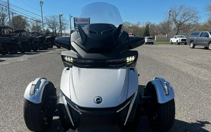 2023 Can-Am® Spyder RT Limited Dark Wheels